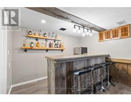 71 DUDLEY CRESCENT - 26