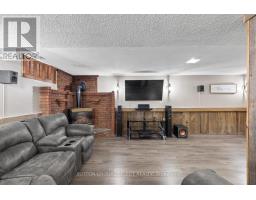 71 DUDLEY CRESCENT - 27