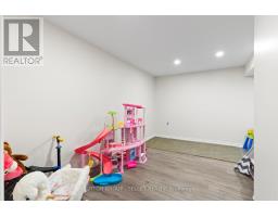 71 DUDLEY CRESCENT - 31