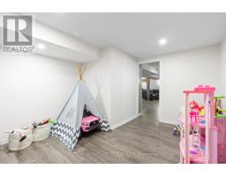 71 DUDLEY CRESCENT - 32