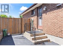 71 DUDLEY CRESCENT - 33