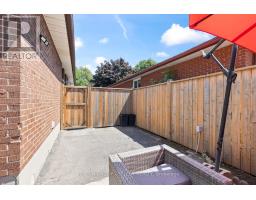 71 DUDLEY CRESCENT - 34