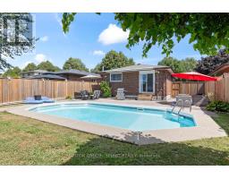 71 DUDLEY CRESCENT - 39
