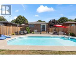 71 DUDLEY CRESCENT - 40