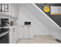 14 - 105 ANDOVER DRIVE - 16