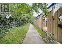 14 - 105 ANDOVER DRIVE - 32
