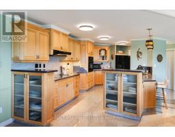1202 - 19 KING STREET - 15