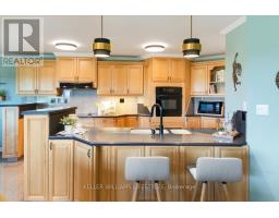 1202 - 19 KING STREET - 17
