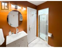 1202 - 19 KING STREET - 24