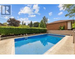 65 ALMOND ROAD - 38