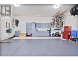 16 FOXBOROUGH PLACE - 34