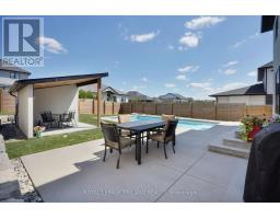 62 CRESTVIEW DRIVE - 44