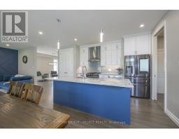 33 - 1061 EAGLETRACE DRIVE - 11