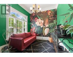 26 DALY AVENUE - 17