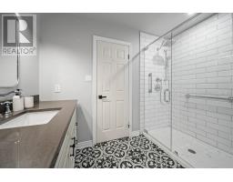 31 - 499 TEEPLE TERRACE - 29