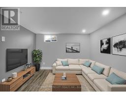 700 GLENGYLE CRESCENT - 29