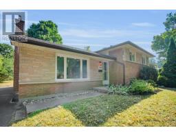 700 GLENGYLE CRESCENT - 3
