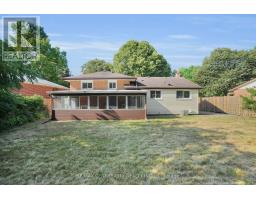 700 GLENGYLE CRESCENT - 33