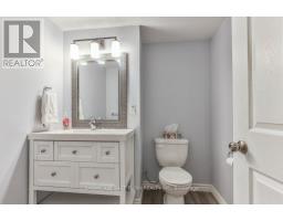 450 JOHN STREET S - 17