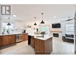 1980 FREDERICK CRESCENT - 6
