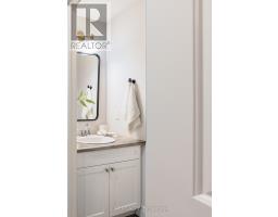 2180 YELLOWBIRCH PLACE - 18