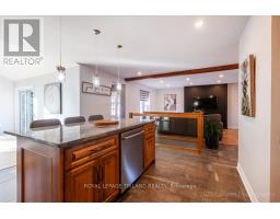 25 MONTEITH AVENUE - 11