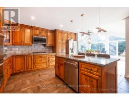 25 MONTEITH AVENUE - 8