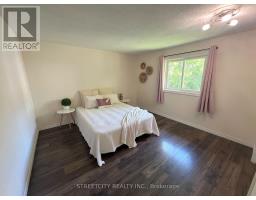 295 WALMER GROVE - 17