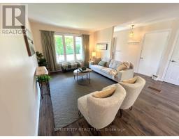 295 WALMER GROVE - 8