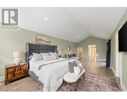 239 TECUMSEH AVENUE E - 23