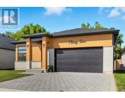 32 BRISCOE CRESCENT - 2