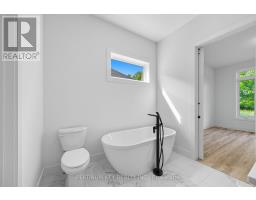 32 BRISCOE CRESCENT - 27