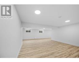 32 BRISCOE CRESCENT - 35