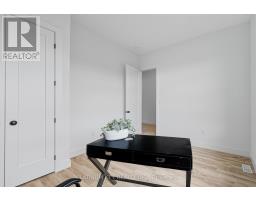 32 BRISCOE CRESCENT - 7