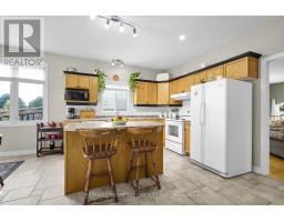 9 WILLARD CRESCENT - 12