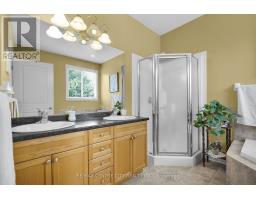 9 WILLARD CRESCENT - 24