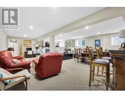 9 WILLARD CRESCENT - 31