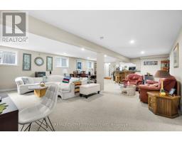 9 WILLARD CRESCENT - 32