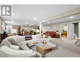9 WILLARD CRESCENT - 35