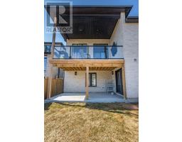 956 TRAILSWAY AVENUE - 44