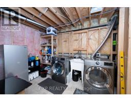 1852 BLOOM CRESCENT - 24