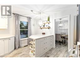 927 FARNHAM ROAD - 14