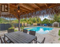 927 FARNHAM ROAD - 38