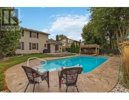 927 FARNHAM ROAD - 41