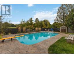 927 FARNHAM ROAD - 42