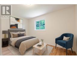 20 FAIRCHILD CRESCENT - 25