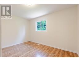20 FAIRCHILD CRESCENT - 26