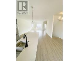 44 - 1781 HENRICA AVENUE - 11
