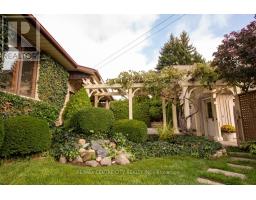 164 WOODSTOCK STREET N - 40