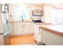 784 WESTBURY CRESCENT - 23